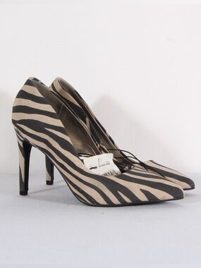 Worthington Pointed Toe Zito Tan Zebra Print Heels Size 6 NWT